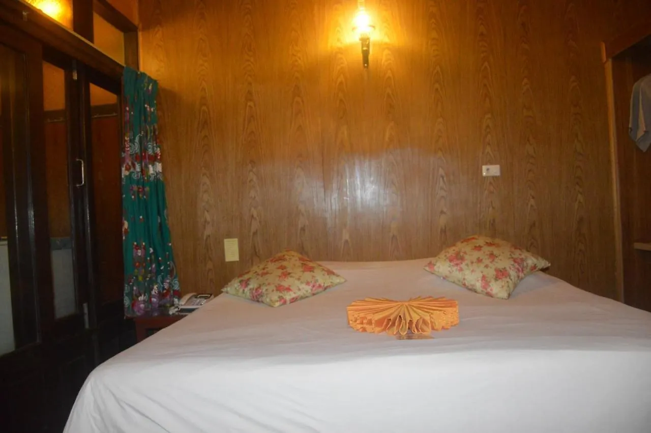 Charm Churee Village Koh Tao 3*,